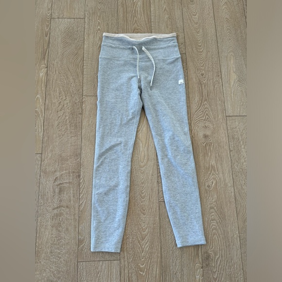 Vuori Small Grey Leggings.
